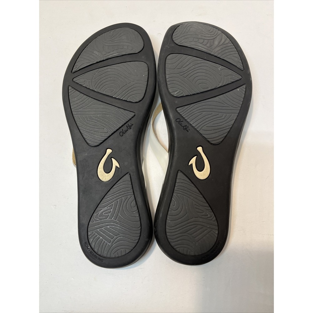 OluKai Black Flip Flops with White Patent Thong- sz 9 - Picture 10 of 13